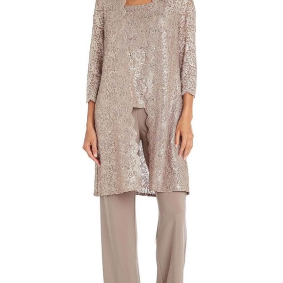 Get ready for the holidays, “NEW”R&M Richards Womens Sequined Lace Pant Suit - Picture 4 of 7